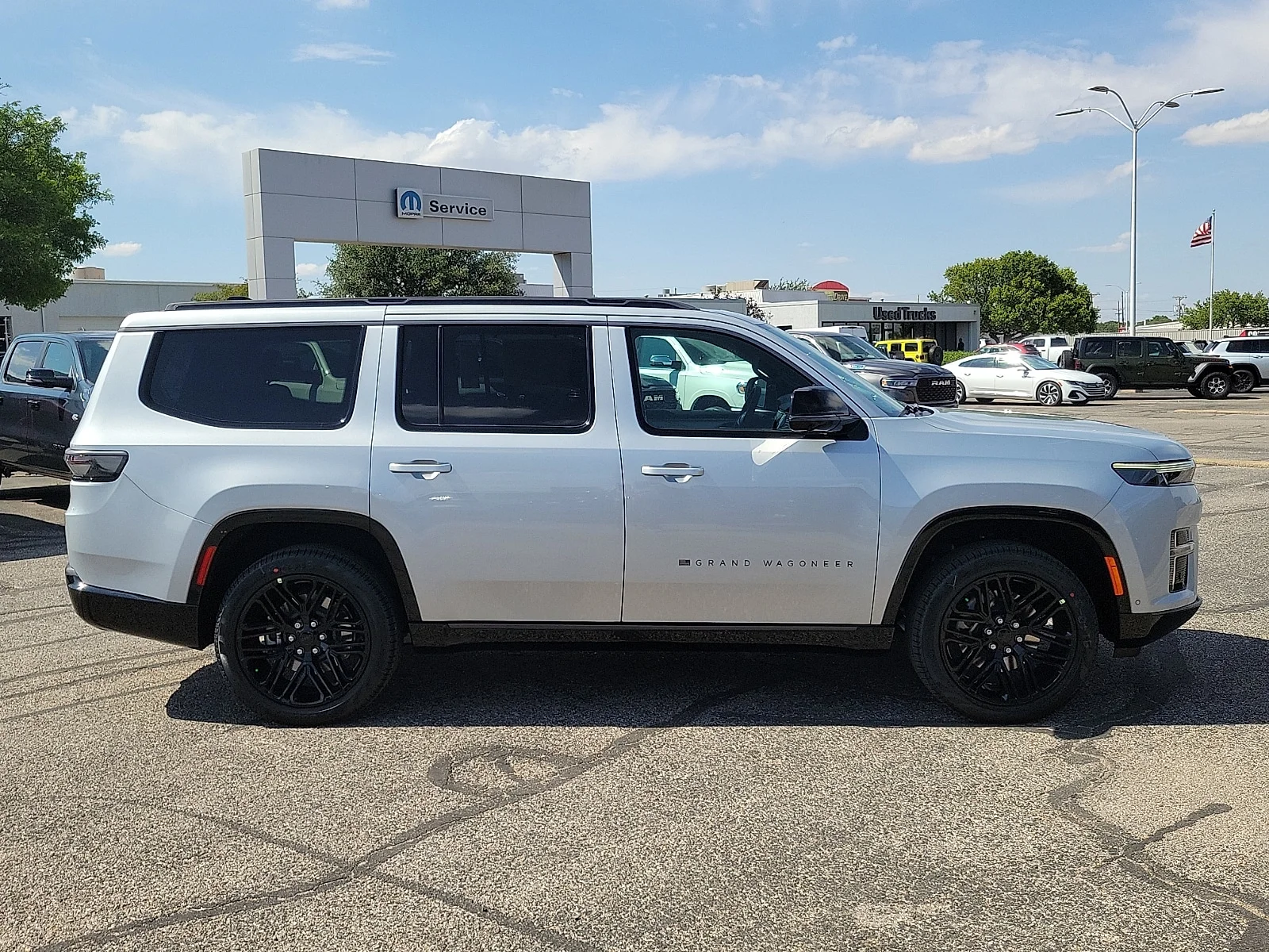 New 2026 Silver Zynith Jeep LIMITED RESERVE 4X4 image 5