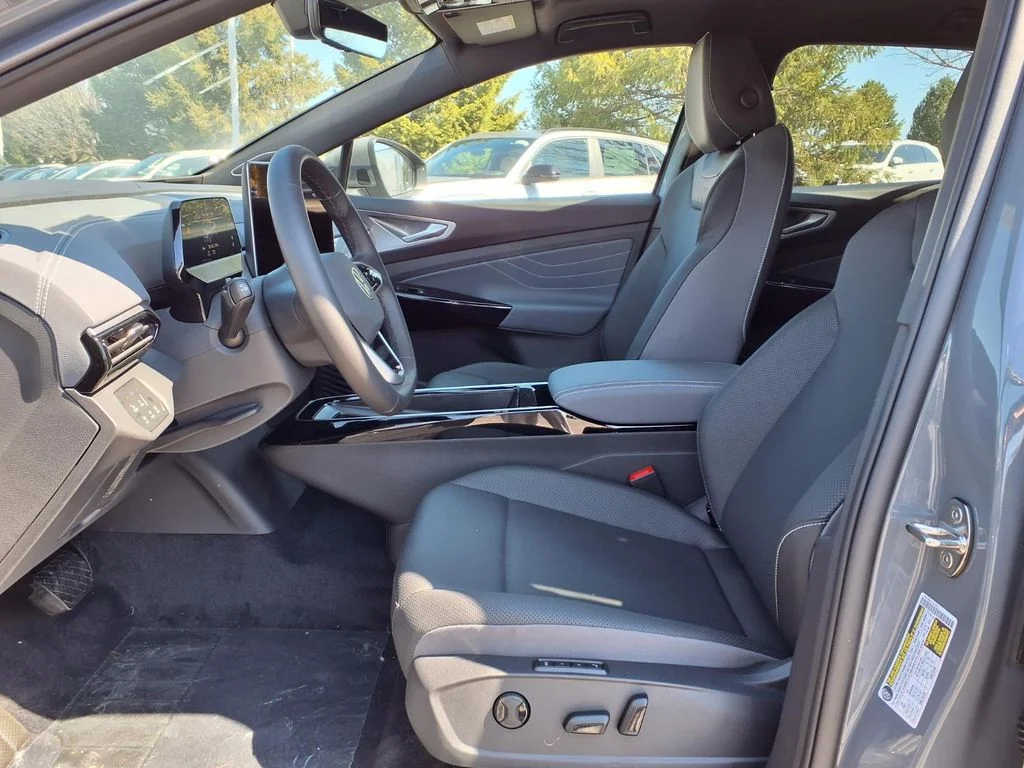 New 2026 Pure Gray with Black Roof Volkswagen Pro S Plus image 7