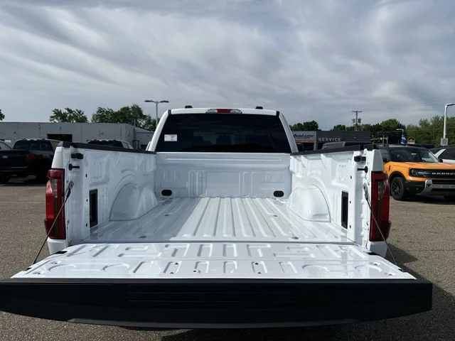 New 2026 Oxford White Ford XLT image 21
