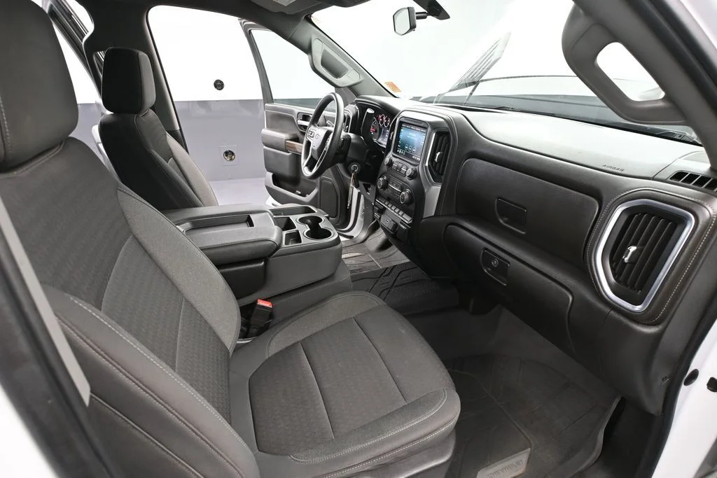 Used 2022 White Chevrolet LT image 37