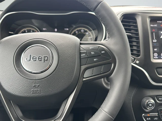 Used 2022 White Jeep Trailhawk image 17