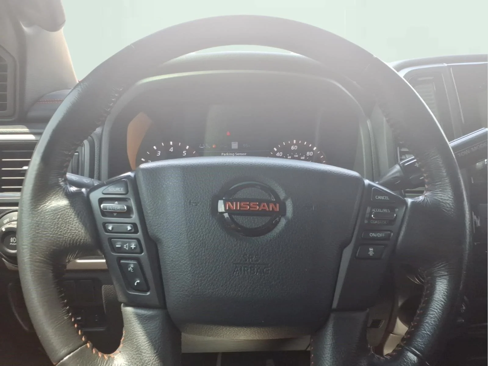 2022 Nissan Titan PRO-4X - Photo 27