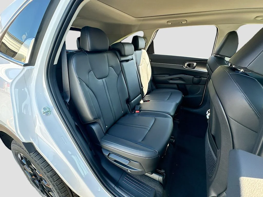 New 2026 Glacial White Kia S image 27