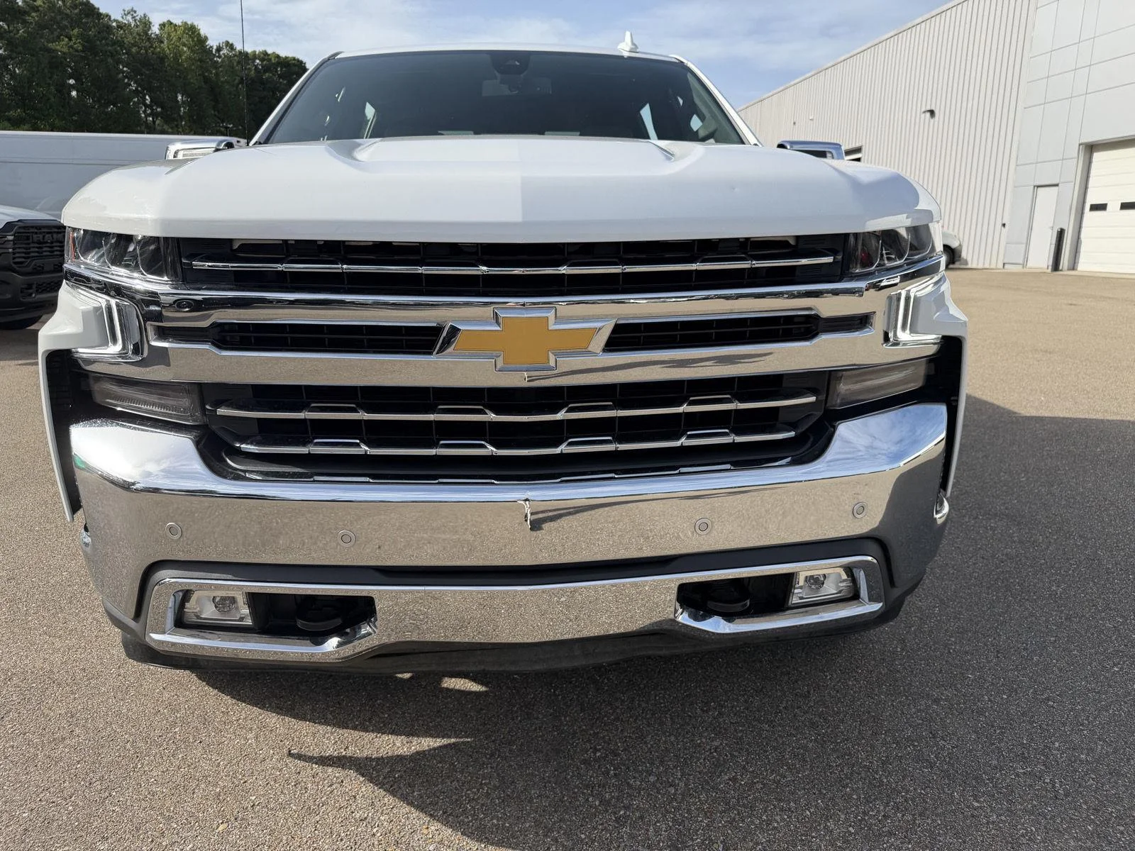 Used 2022 Summit White Chevrolet LTZ image 23