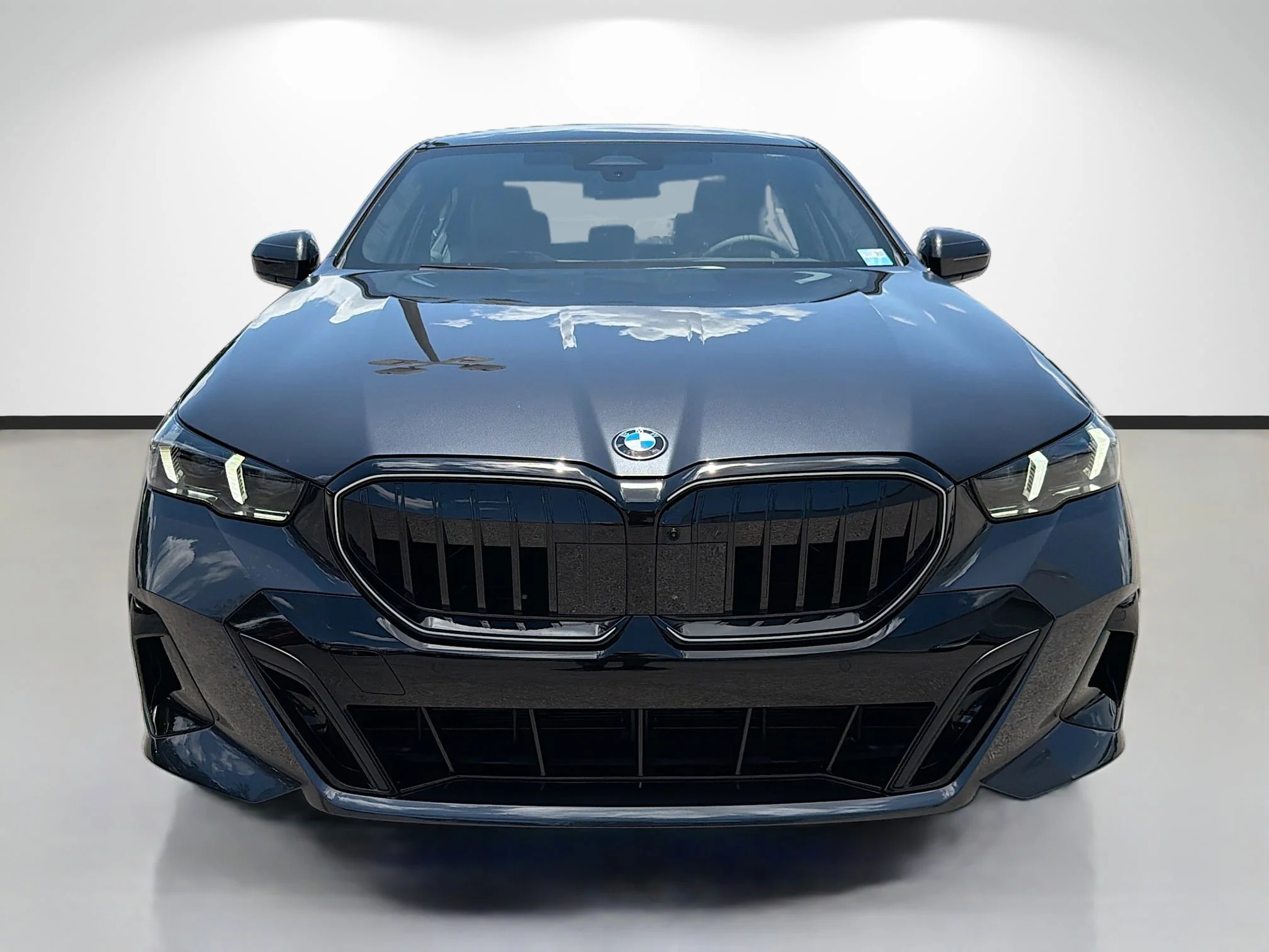 New 2027 Dark Graphite Metallic BMW 530i image 8