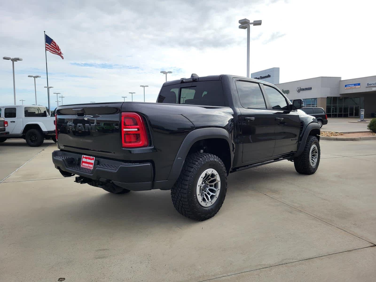 New 2026 Diamond Black Crystal Pearlcoat Ram RHO image 5