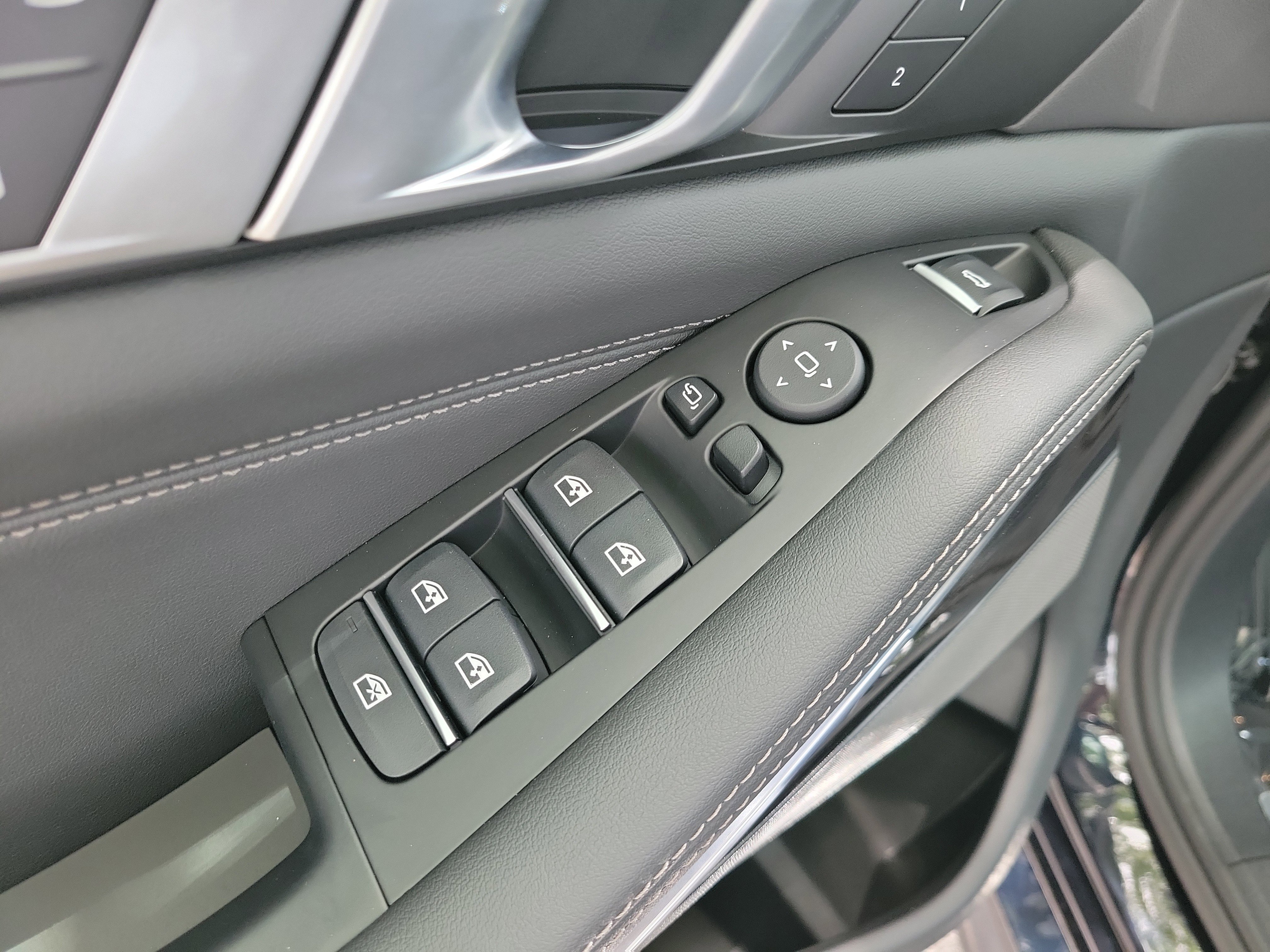 New 2026 Carbon Black Metallic BMW sDrive40i image 18