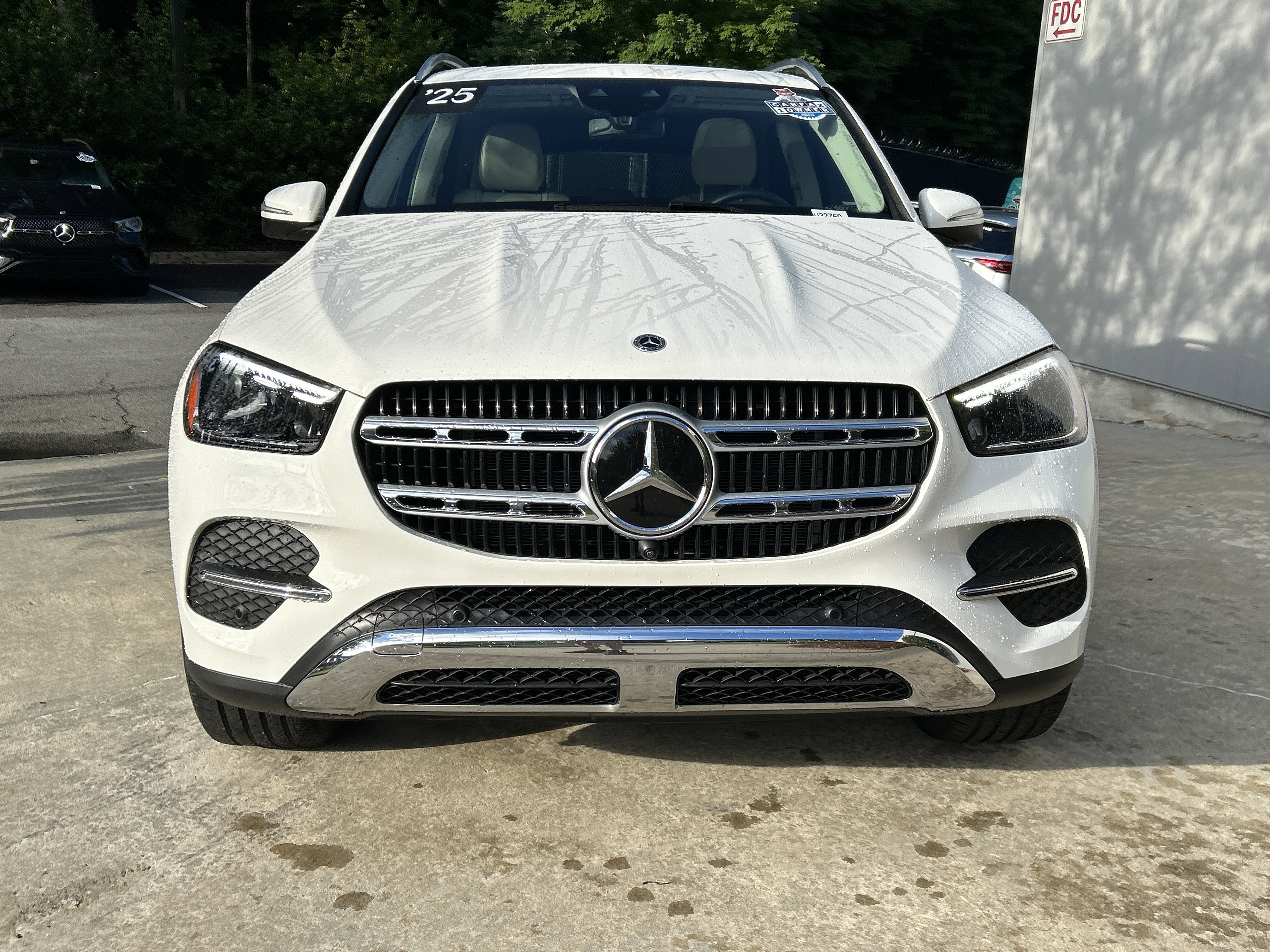 Certified Used 2025 Polar White Mercedes-Benz GLE 450e 4MATIC® SUV image 14