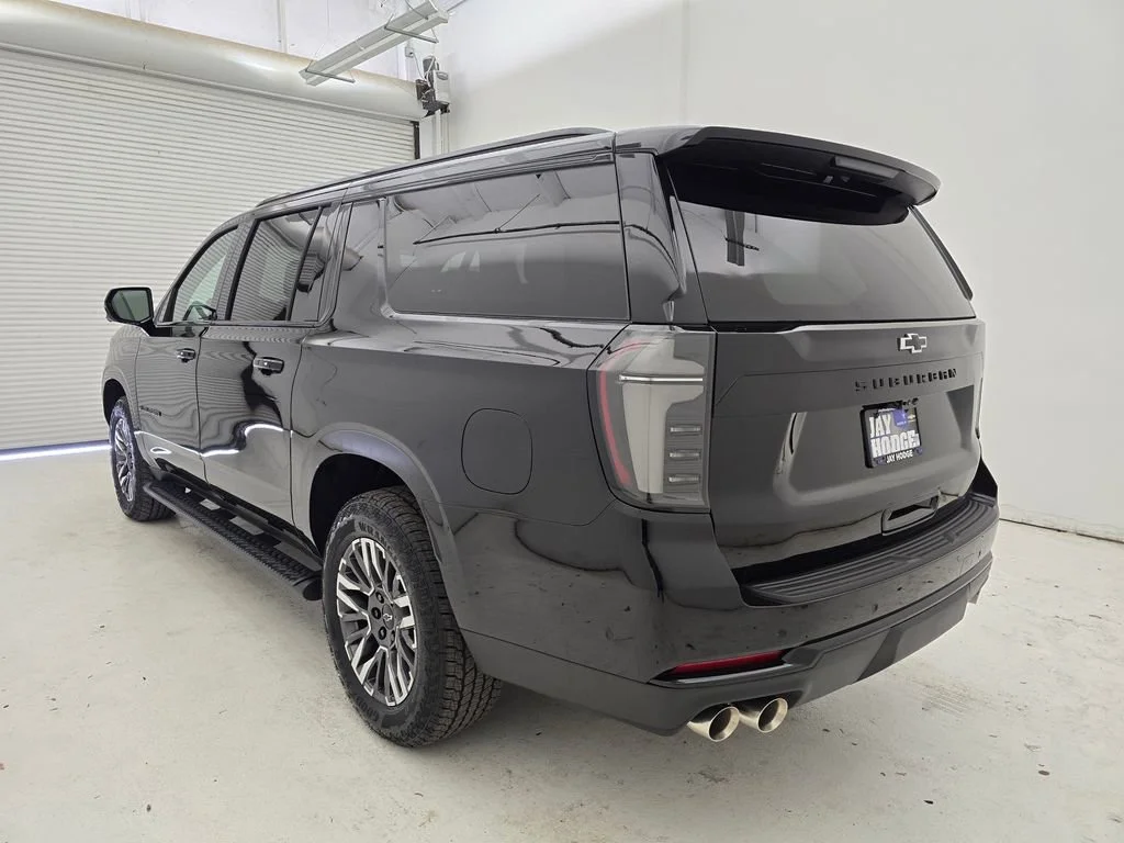 2025 Chevrolet Suburban Z71 - Photo 44