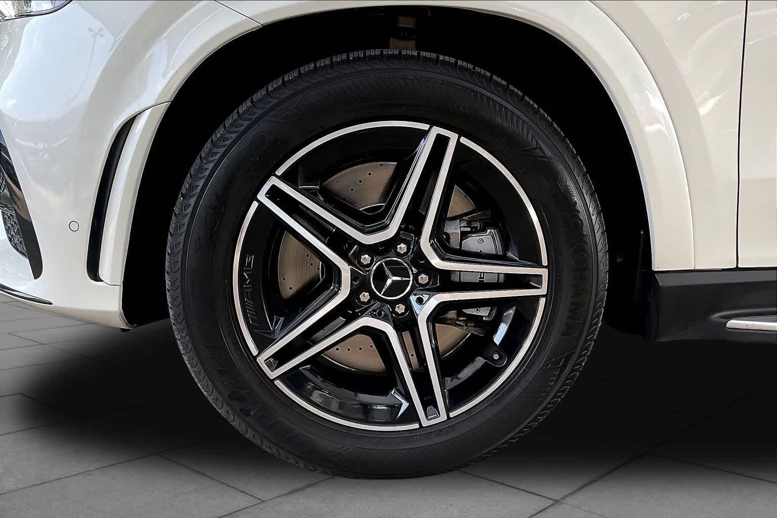 Used 2023 MANUFAKTUR Diamond White Metallic Mercedes-Benz AMG® GLE 53 image 11