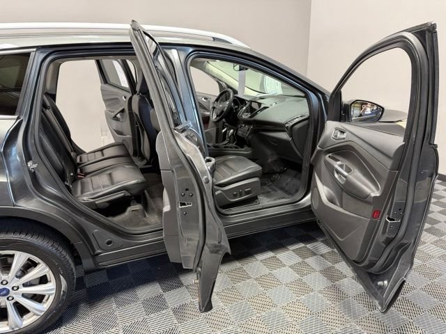 Used 2018 Magnetic Ford Titanium image 22