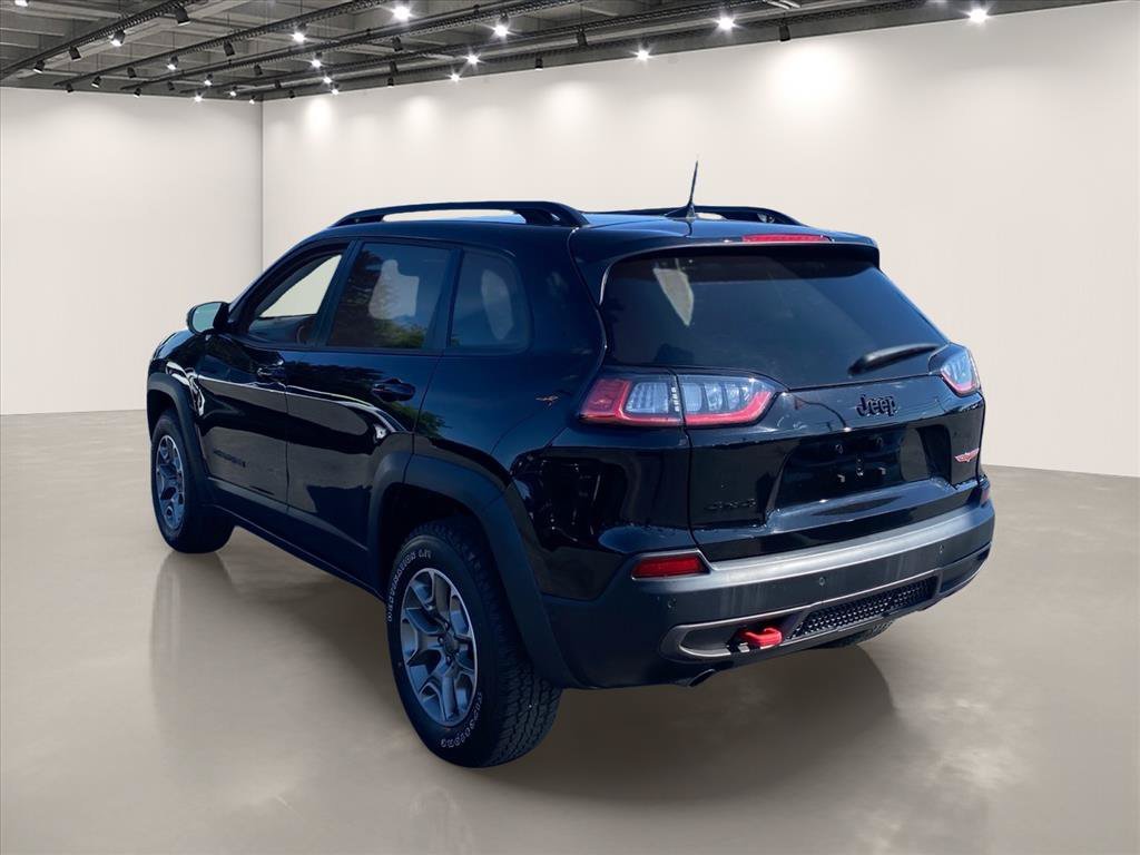 Used 2023 Diamond Black Crystal Pearlcoat Jeep Trailhawk image 5