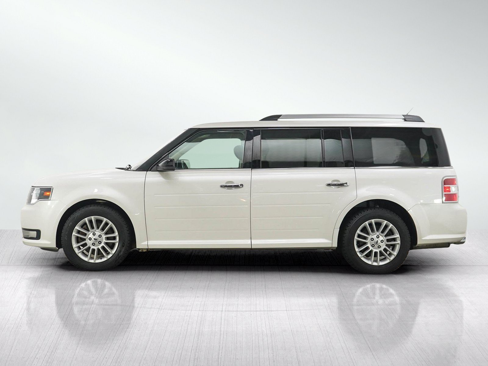 Used 2016 Ford Flex SEL with VIN 2FMHK6C89GBA17949 for sale in Minneapolis, Minnesota