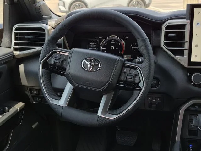 New 2026 Wind Chill Pearl <sup>1</sup> Toyota  Platinum image 16