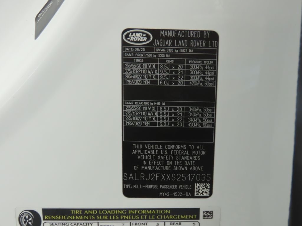 Used 2025 Fuji White Land Rover S image 34