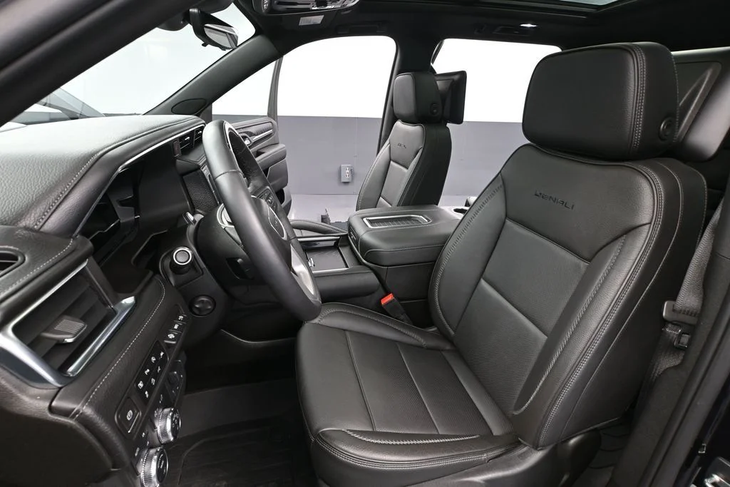 2023 GMC Yukon Denali - Photo 29