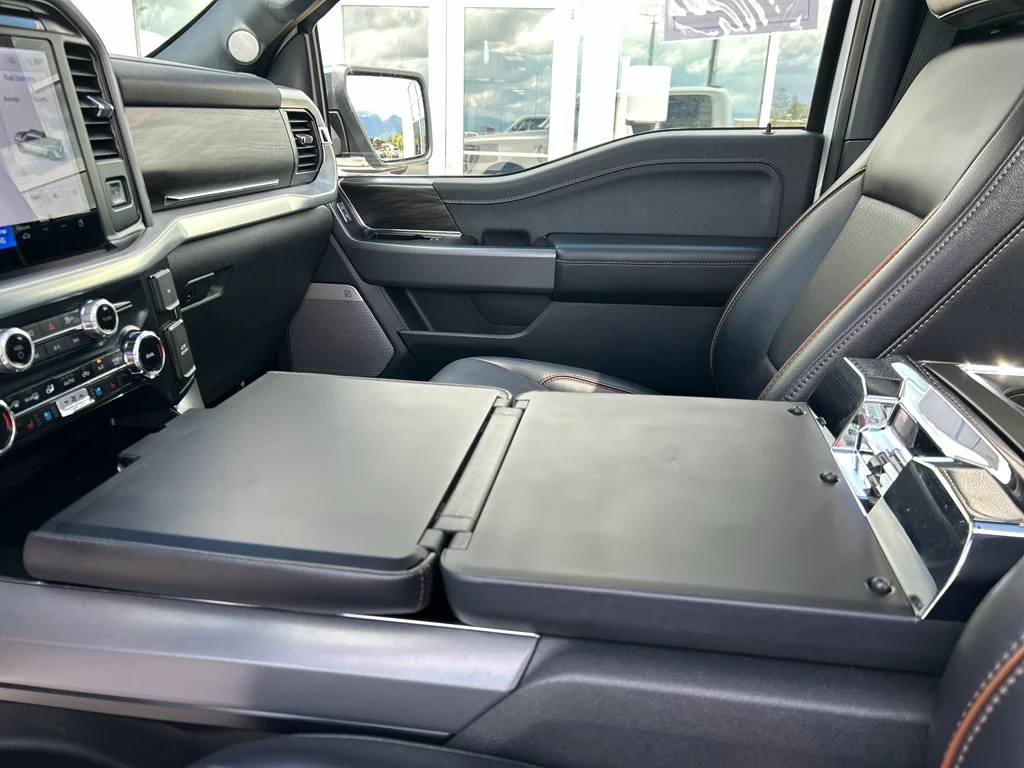 Certified Used 2025 Oxford White Ford LARIAT image 18