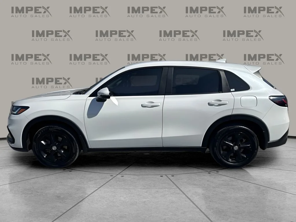 Used 2023 White Honda LX image 2