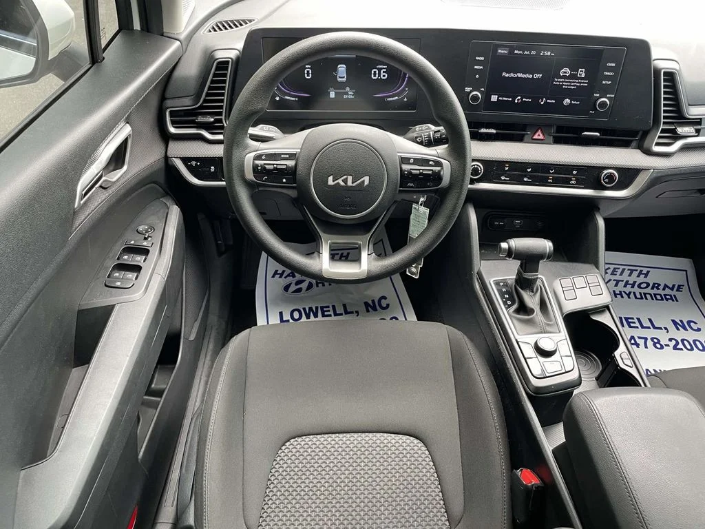 Used 2025 White Kia LX image 11