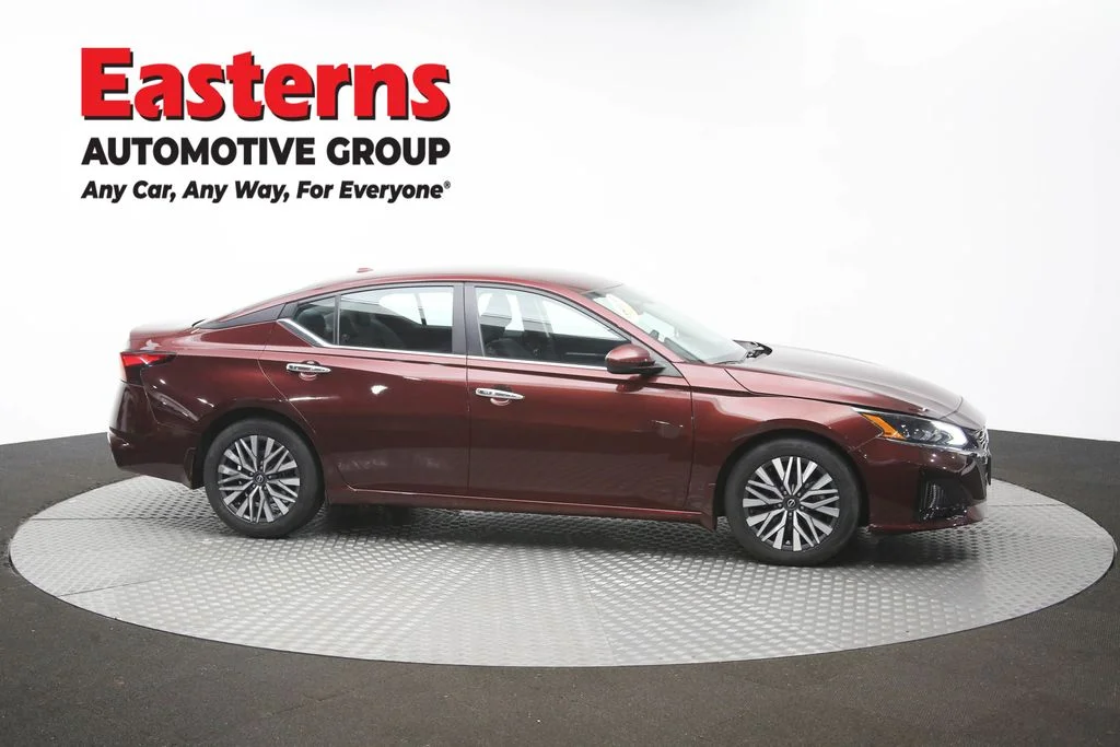 Used 2023 Red Nissan 2.5 SV image 46