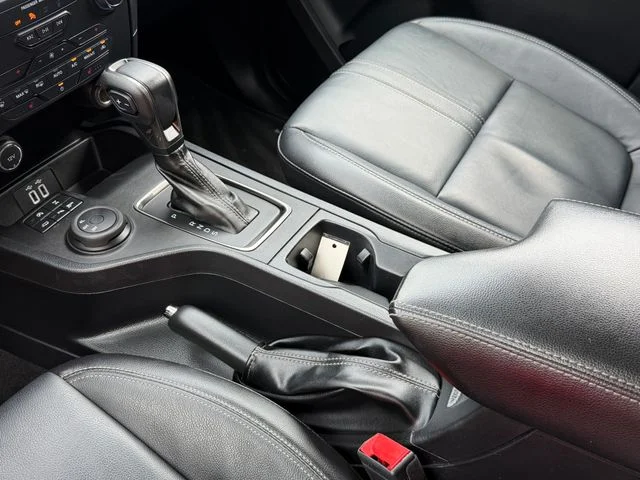 Used 2019 White Ford Lariat image 13