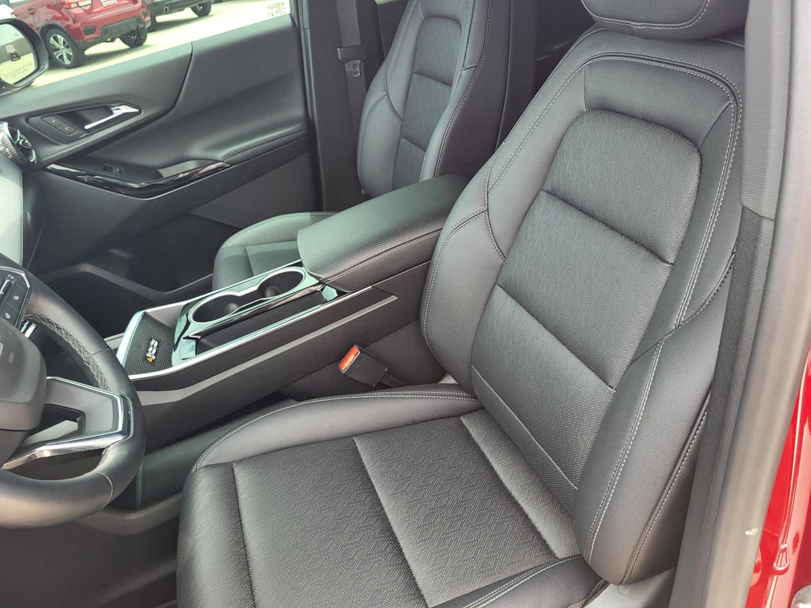 Used 2025 Radiant Red Tintcoat Chevrolet FWD LT image 15