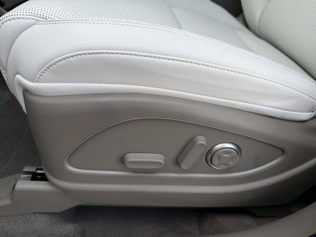New 2027 Green Hyundai SEL Premium FWD image 10