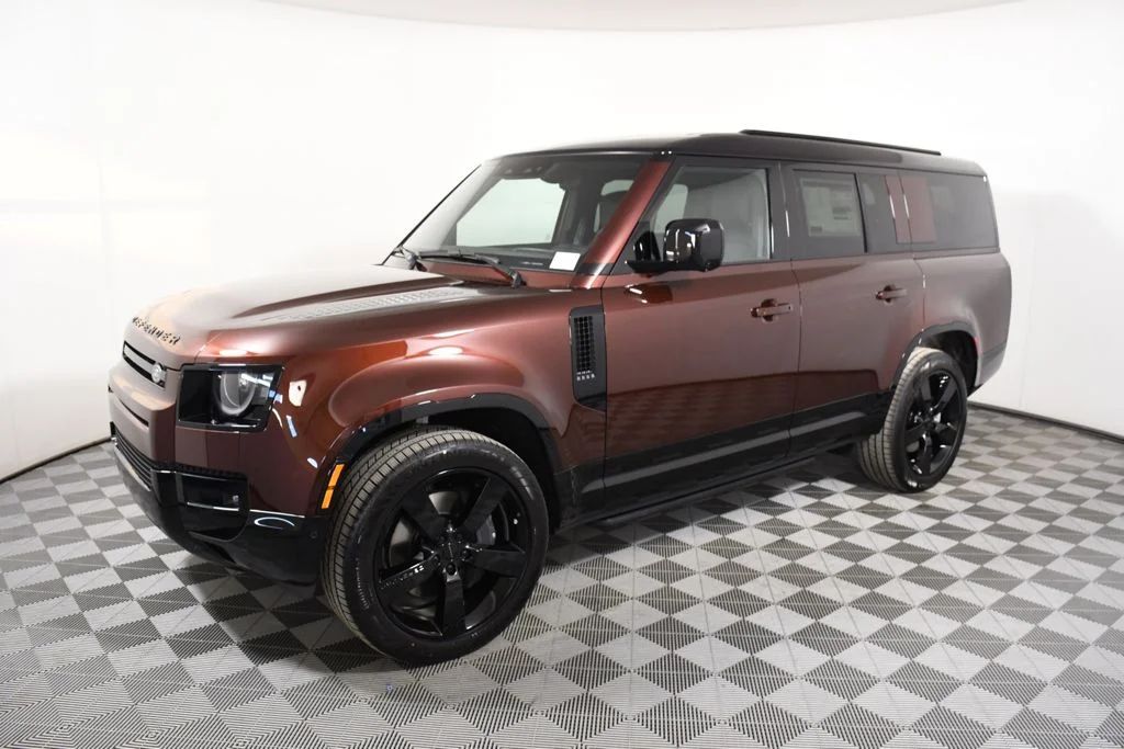 New 2026 Sedona Red Land Rover X-Dynamic SE image 7
