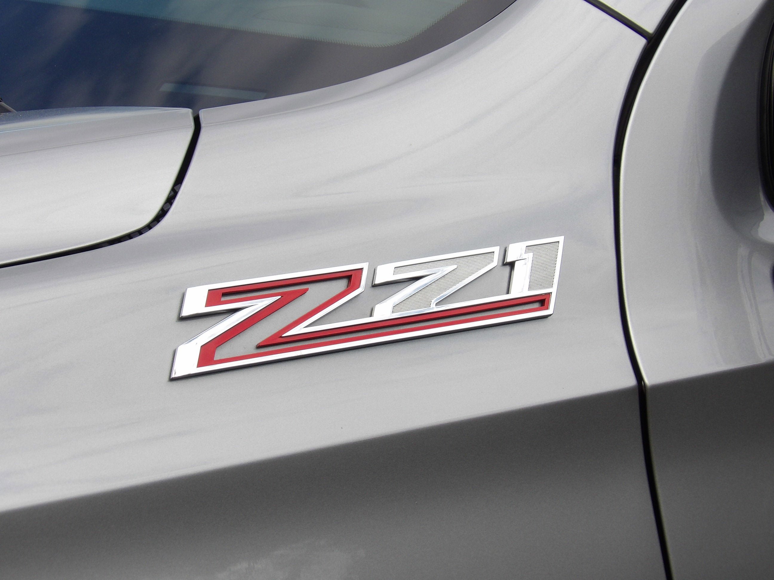 2025 Chevrolet Suburban Z71 - Photo 14