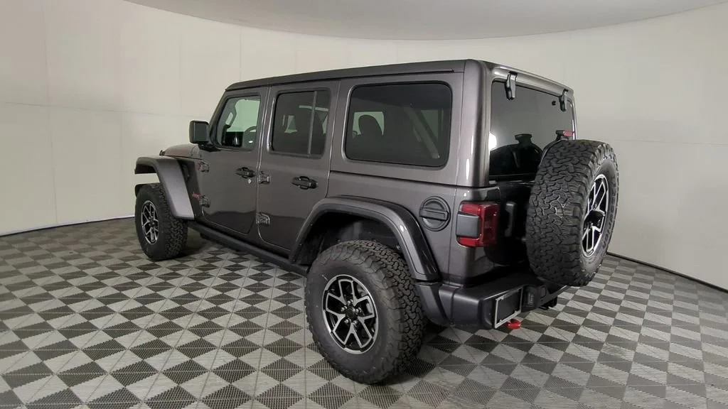 New 2026 Granite Crystal Metallic Clear-Coat Exterior Paint Jeep Rubicon image 7