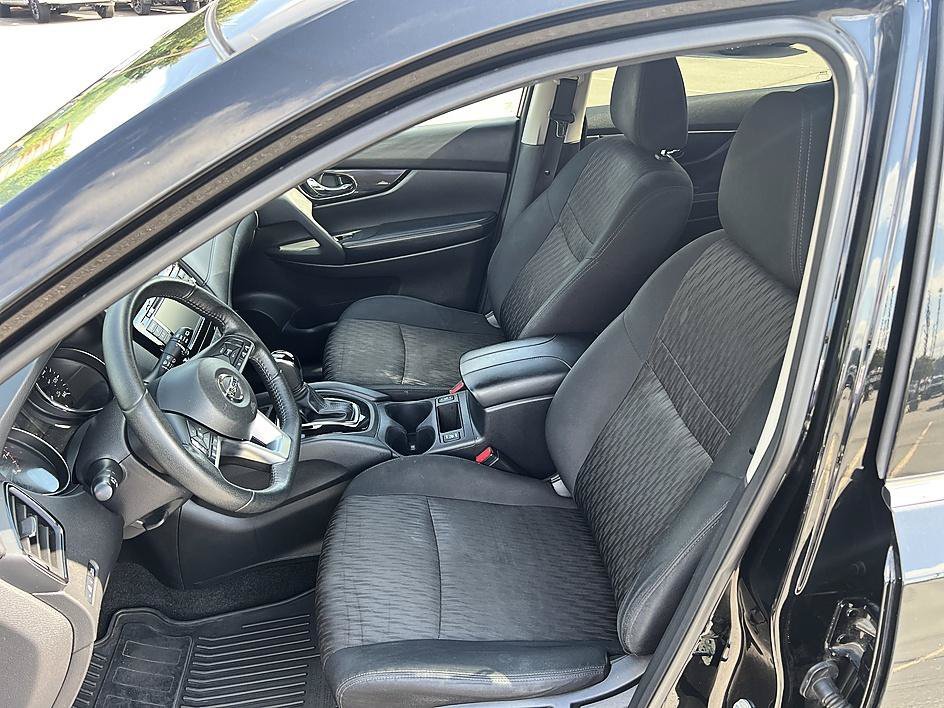 Used 2019 Magnetic Black Pearl Nissan S image 13