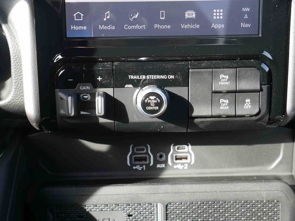 New 2026 Diamond Black Crystal Pearl-Coat Exterior Paint RAM LARAMIE image 7