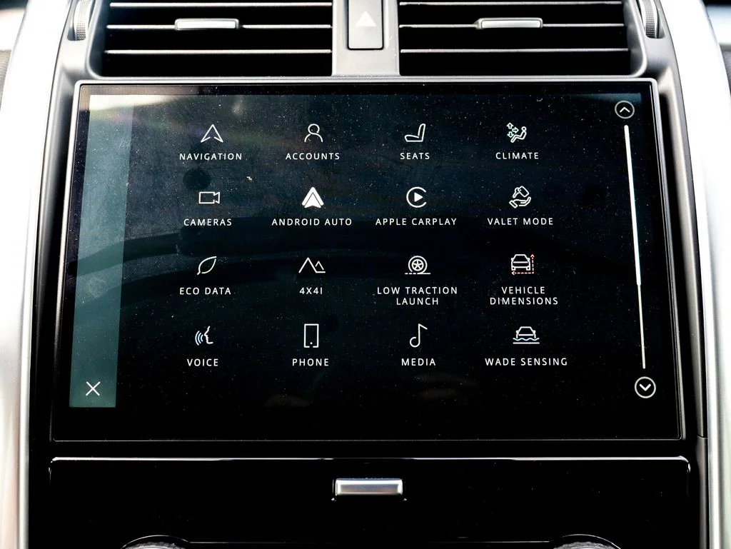 Used 2025 Gray Land Rover Dynamic SE image 25