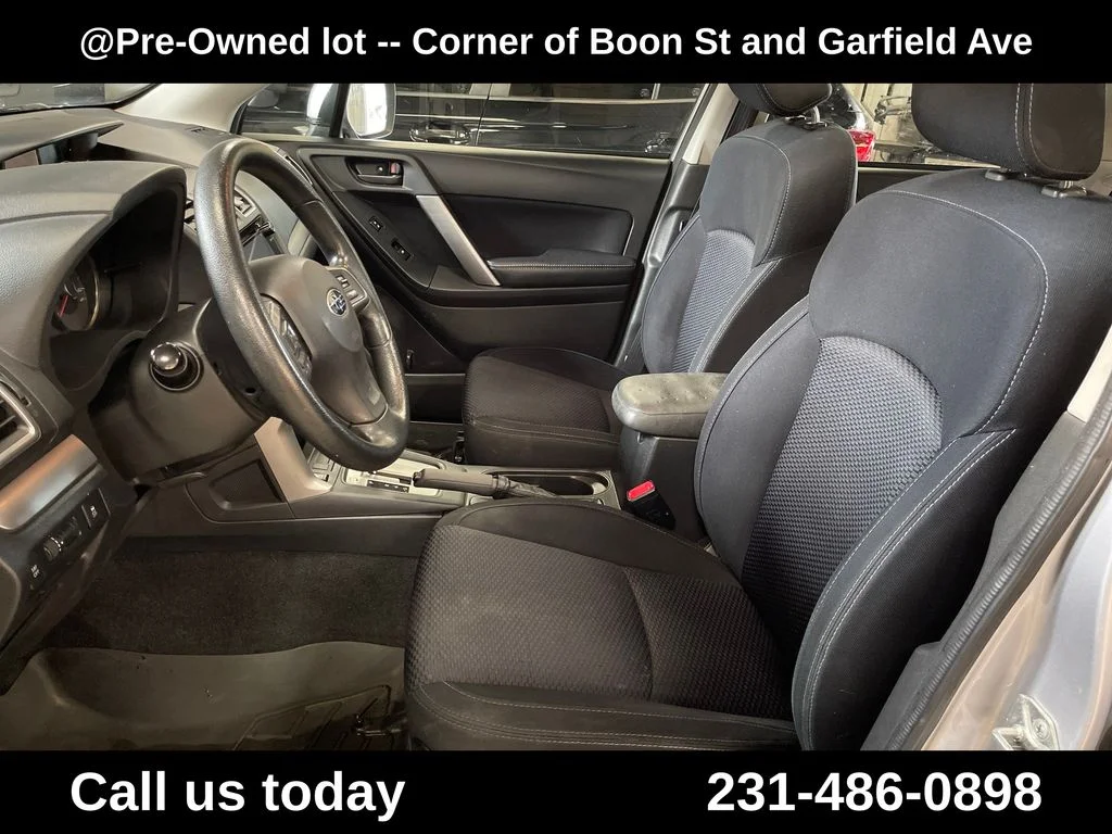 Used 2016 Silver Subaru 2.5i Premium image 14