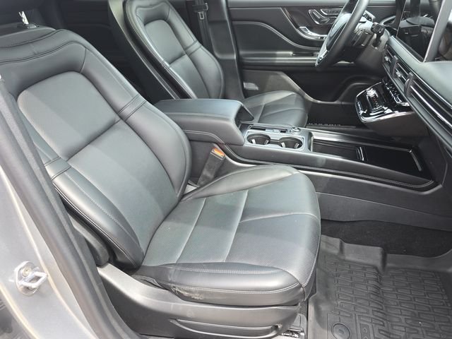 Used 2024 Silver Lincoln Grand Touring image 38