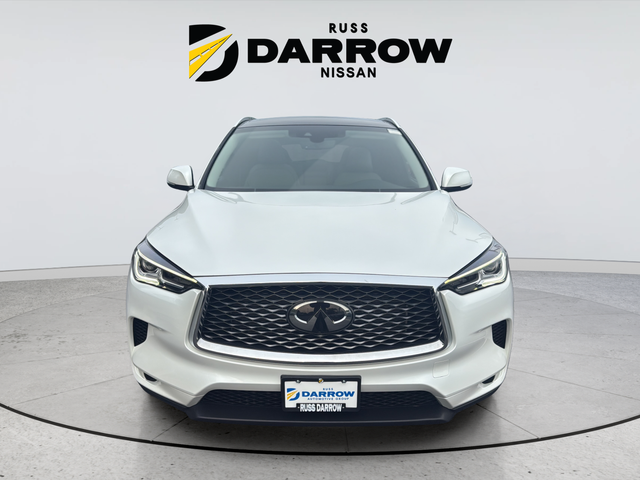 Used 2023 White INFINITI LUXE image 8