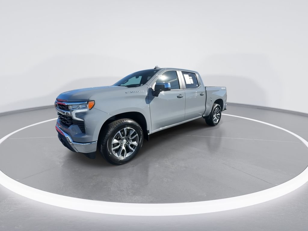Used 2024 Gray Chevrolet LT image 4
