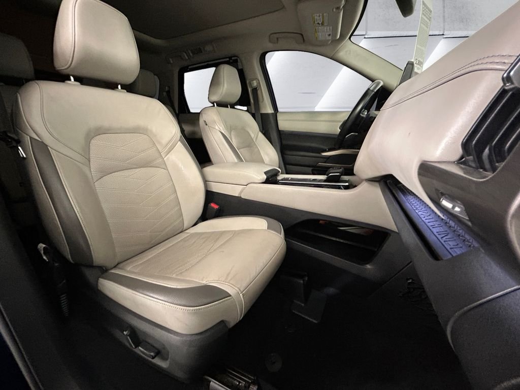 Used 2022 Blue Nissan Platinum image 14