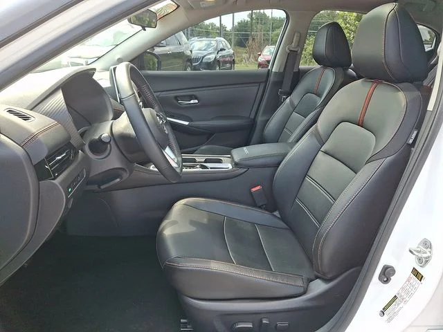 Used 2022 White Nissan SR image 14