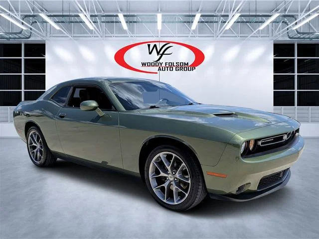 Used 2023 Green Dodge SXT image 4