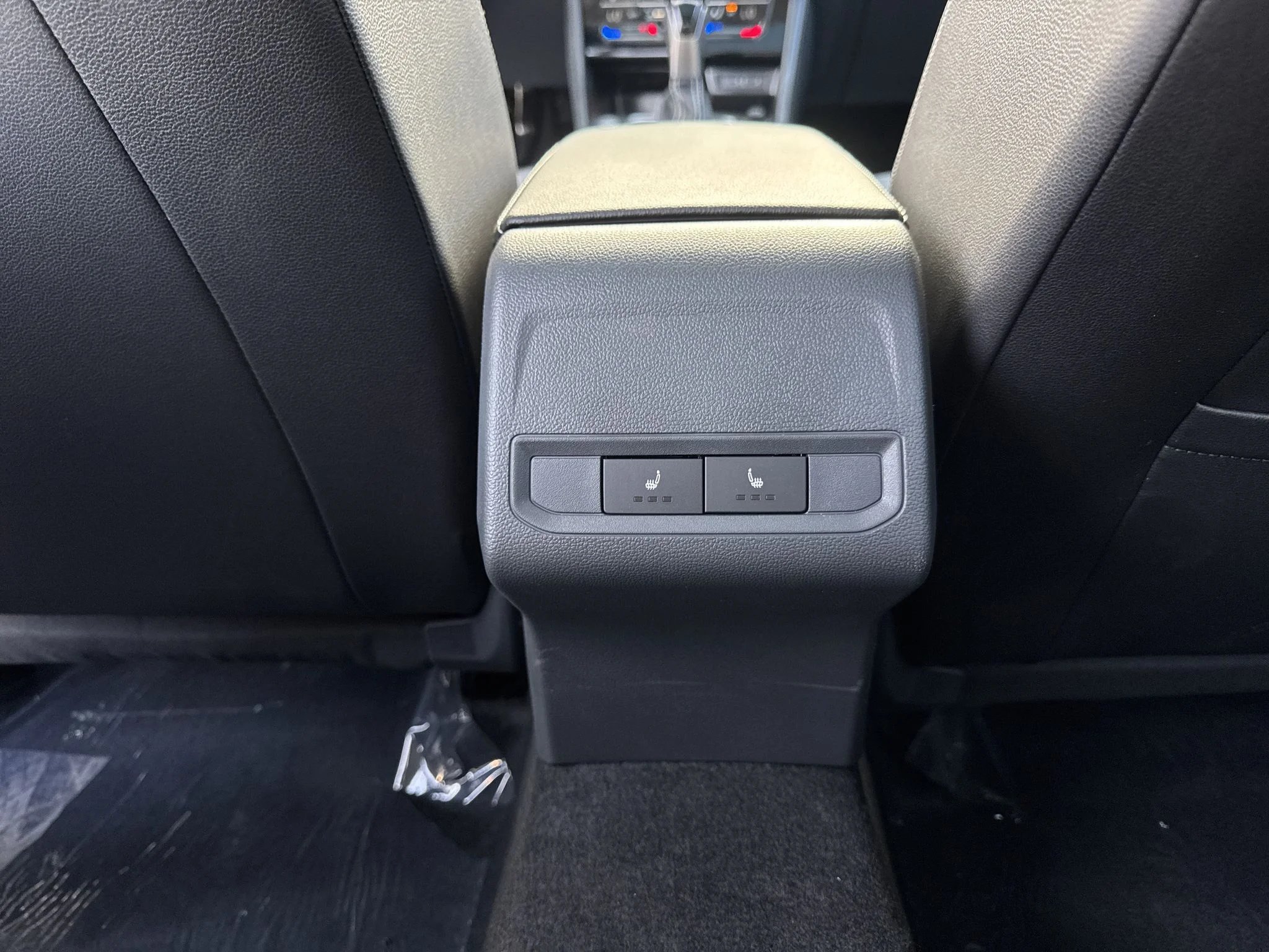 New 2026 Platinum Gray Metallic Volkswagen SEL image 31