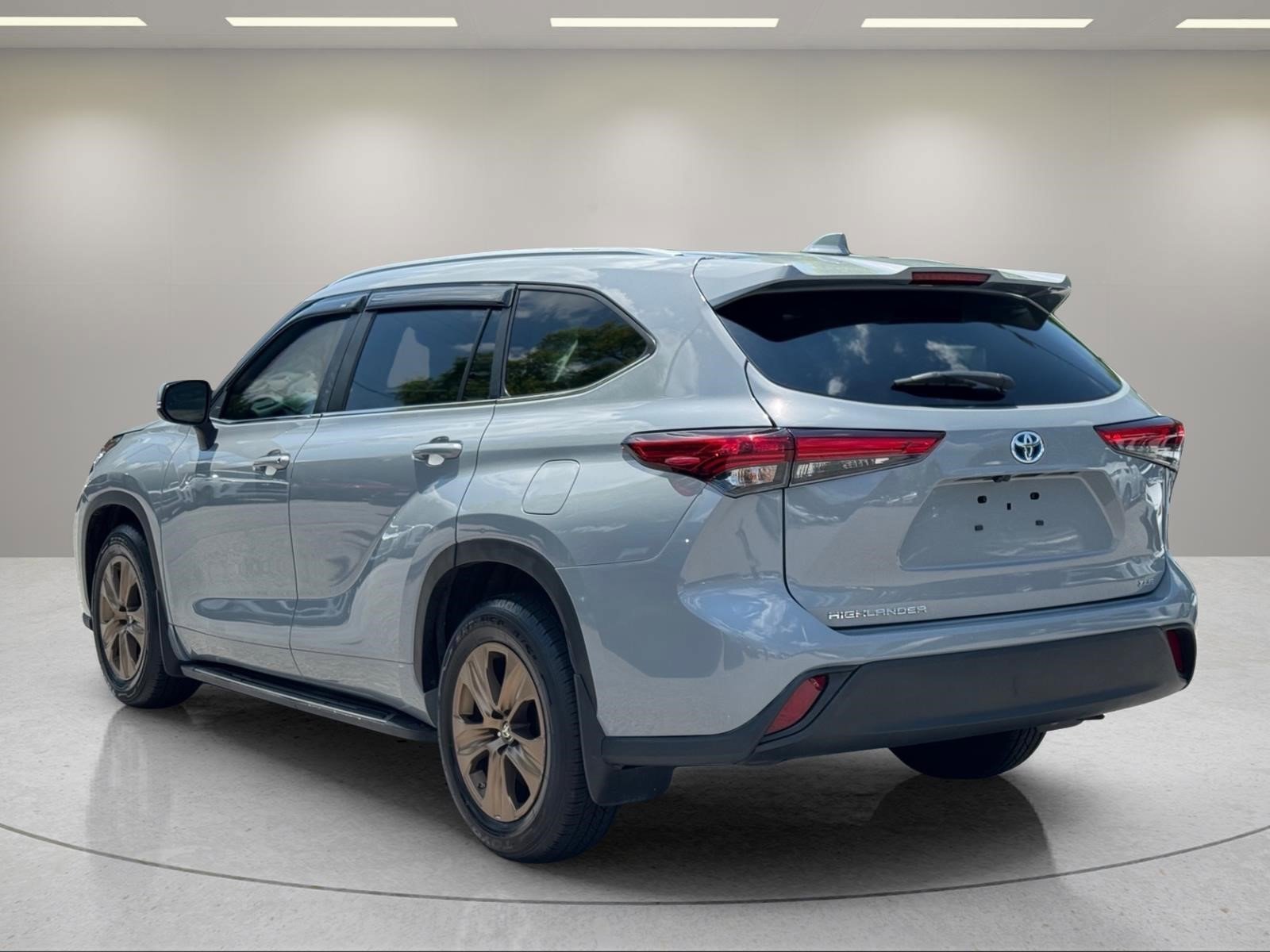 Used 2023 Gray Toyota Hybrid Bronze Edition image 3