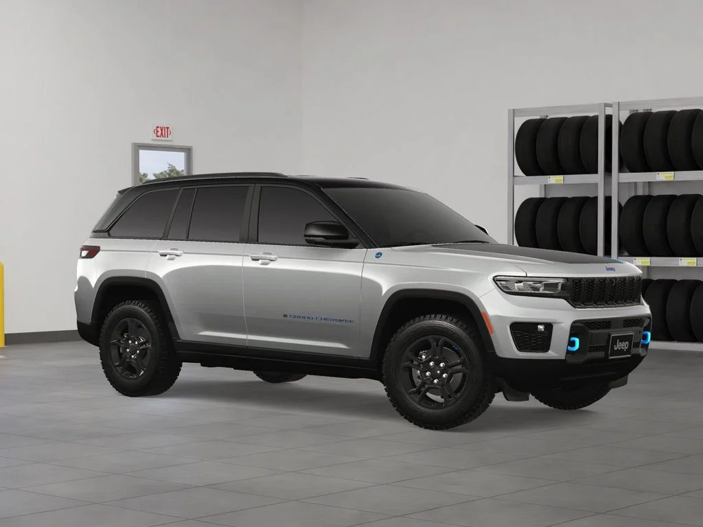 New 2024 Silver Zynith Jeep Trailhawk 4xe image 8