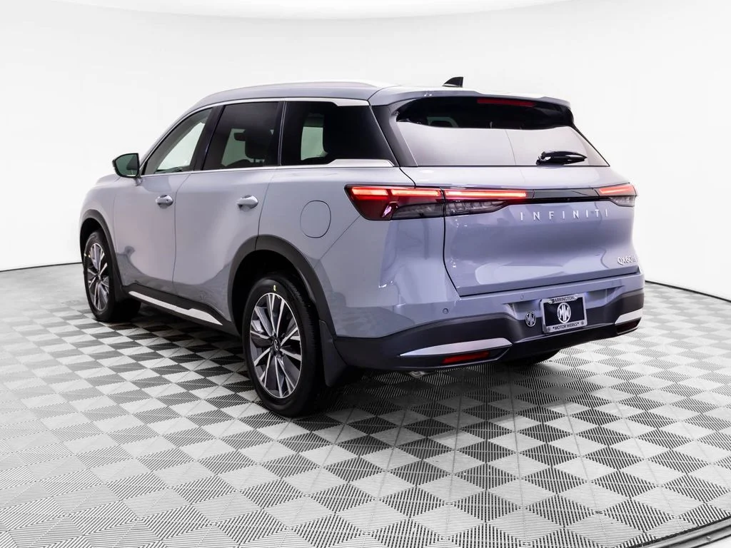 New 2027 MOONBOW BLUE INFINITI Luxe AWD image 3