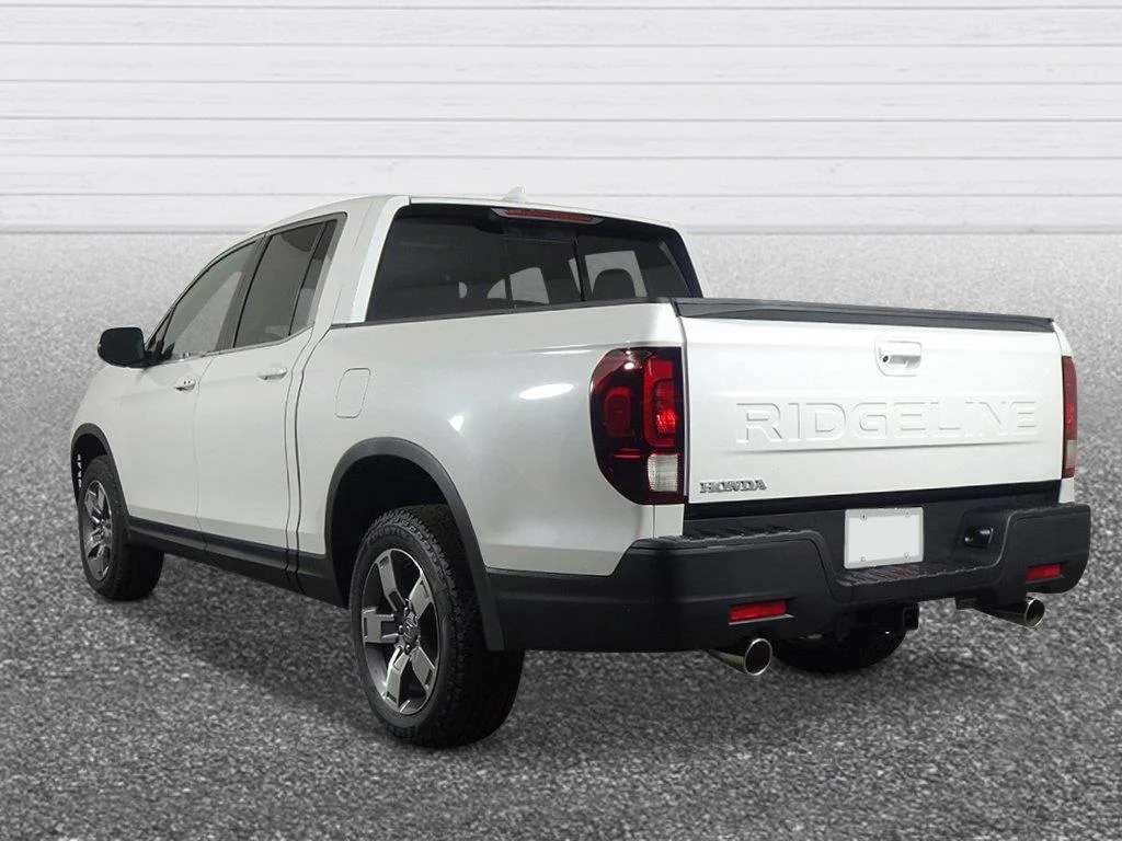 New 2026 Platinum White Pearl Honda RTL image 3