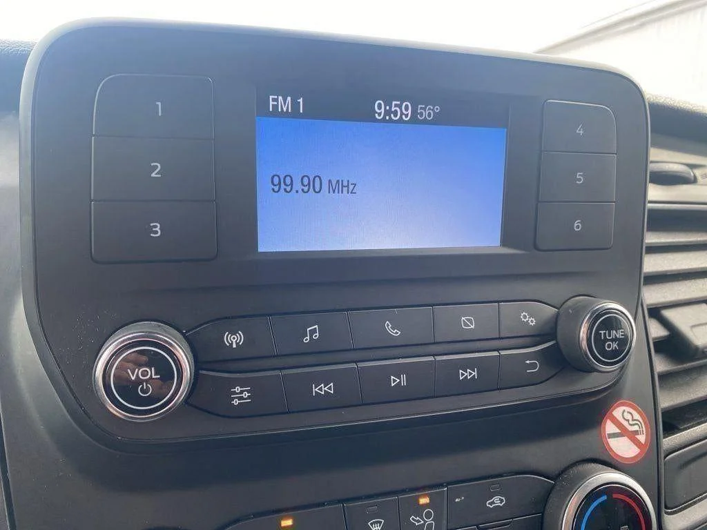 Used 2025 Oxford White Ford Base image 32