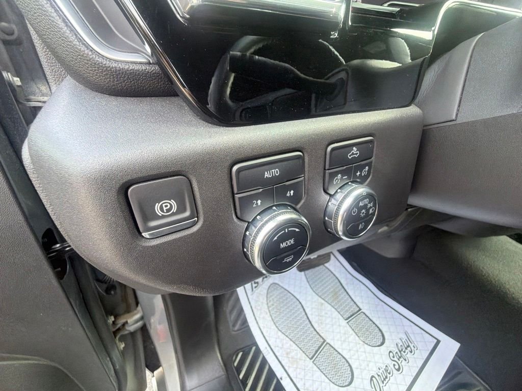 Used 2024 Silver GMC Elevation image 25
