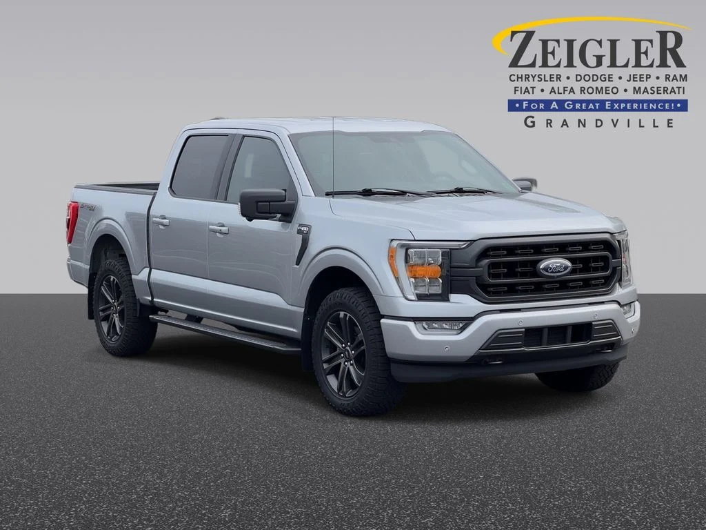 Used 2021 Silver Ford XLT image 1