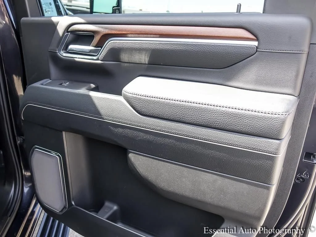 Used 2025 Titanium Rush Metallic GMC Denali image 28