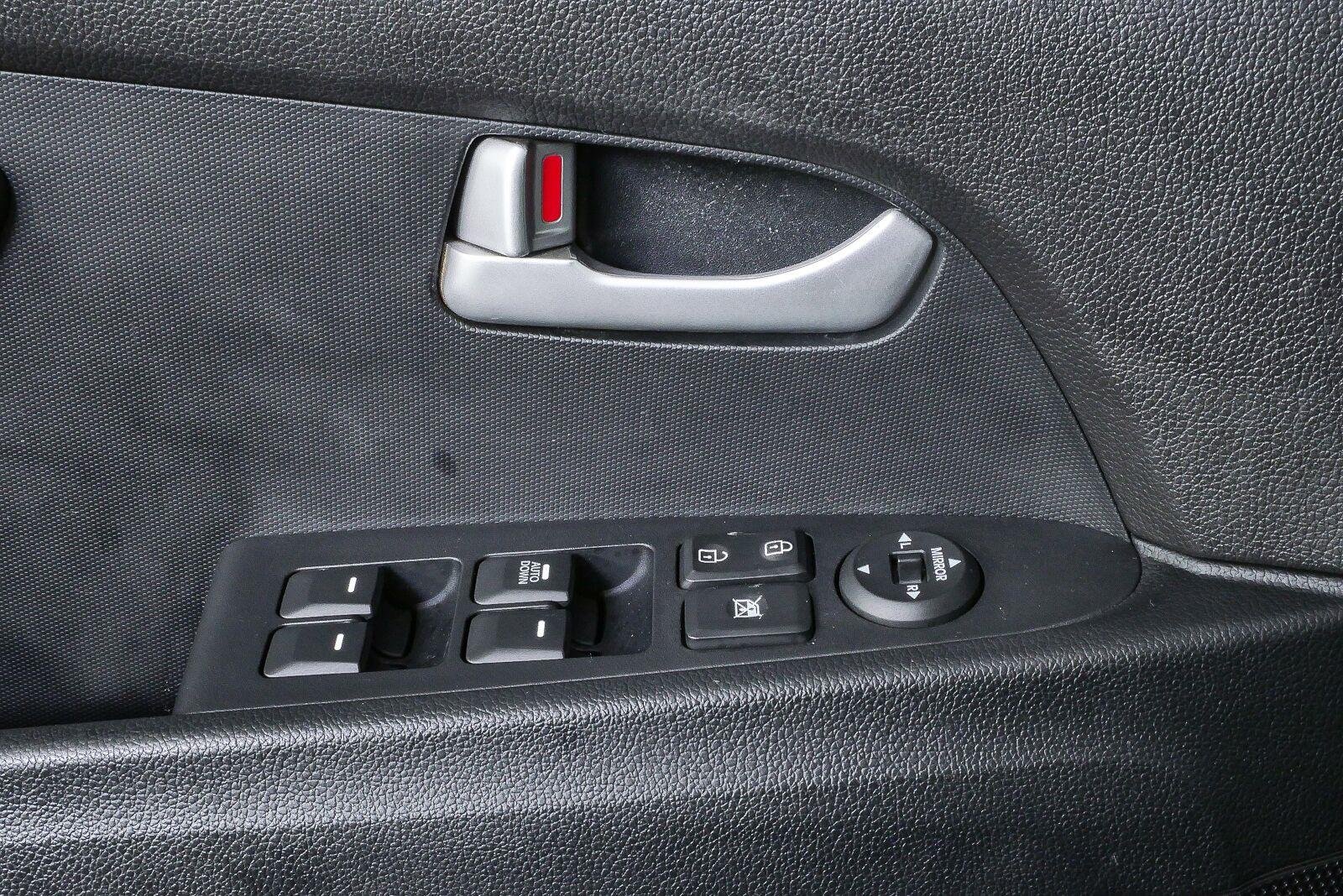 Used 2016 Mineral Silver Kia LX image 14